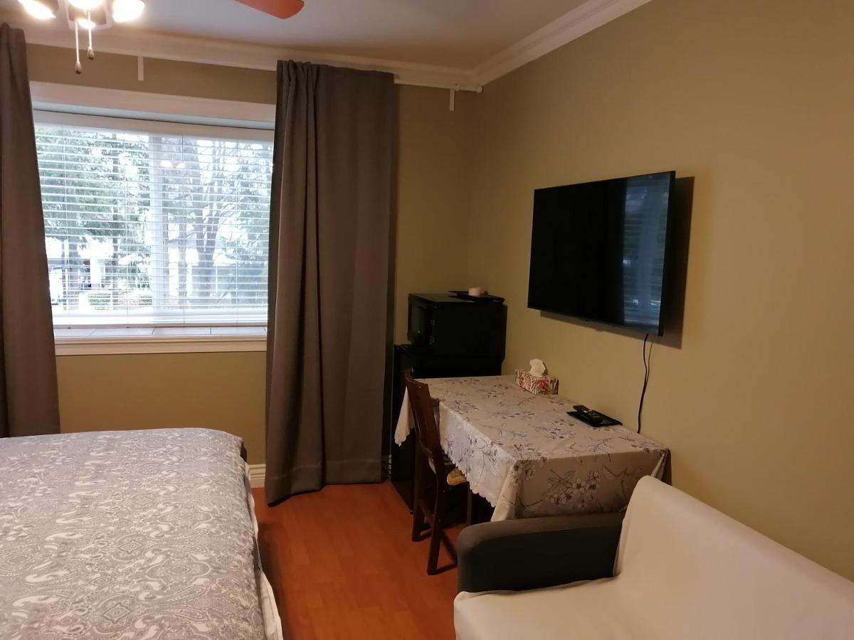 Three Kittens Guesthouse Burnaby Ngoại thất bức ảnh
