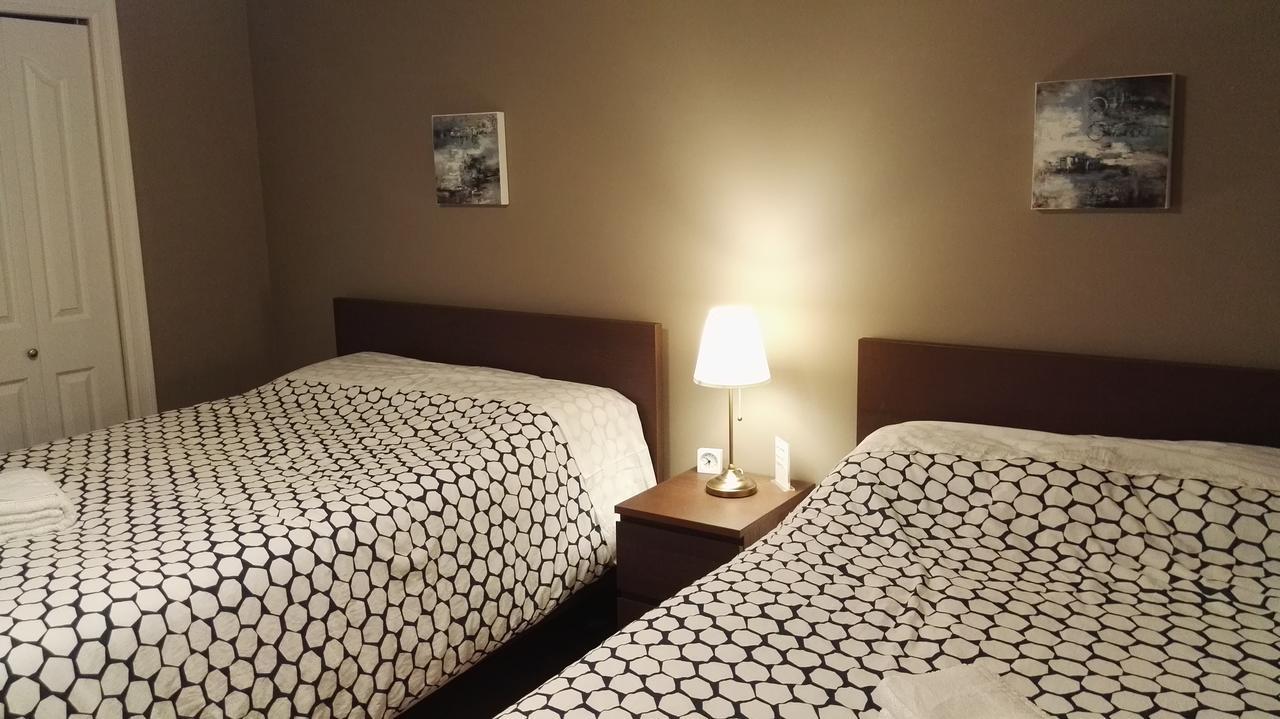 Three Kittens Guesthouse Burnaby Ngoại thất bức ảnh