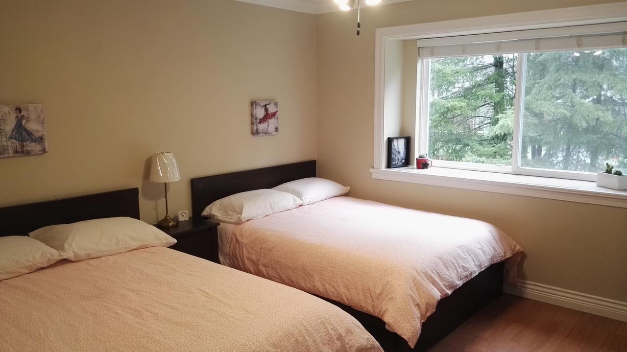 Three Kittens Guesthouse Burnaby Ngoại thất bức ảnh