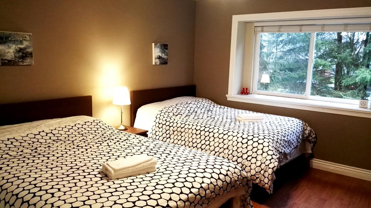 Three Kittens Guesthouse Burnaby Ngoại thất bức ảnh