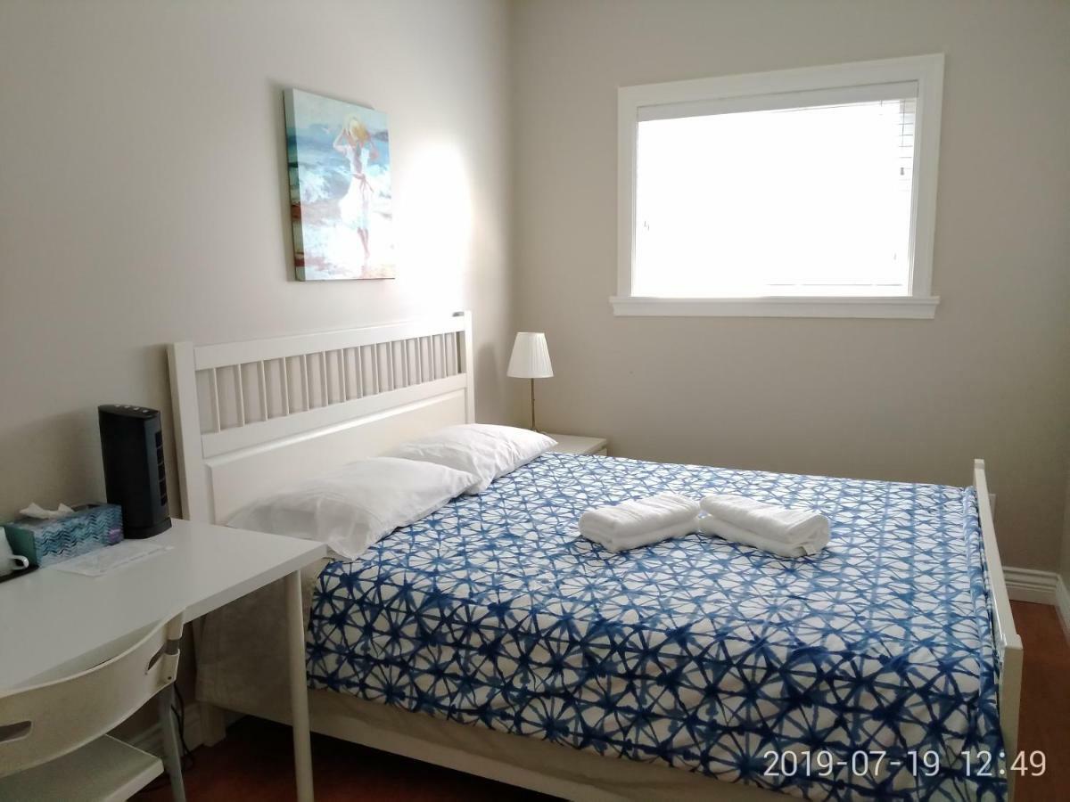 Three Kittens Guesthouse Burnaby Ngoại thất bức ảnh
